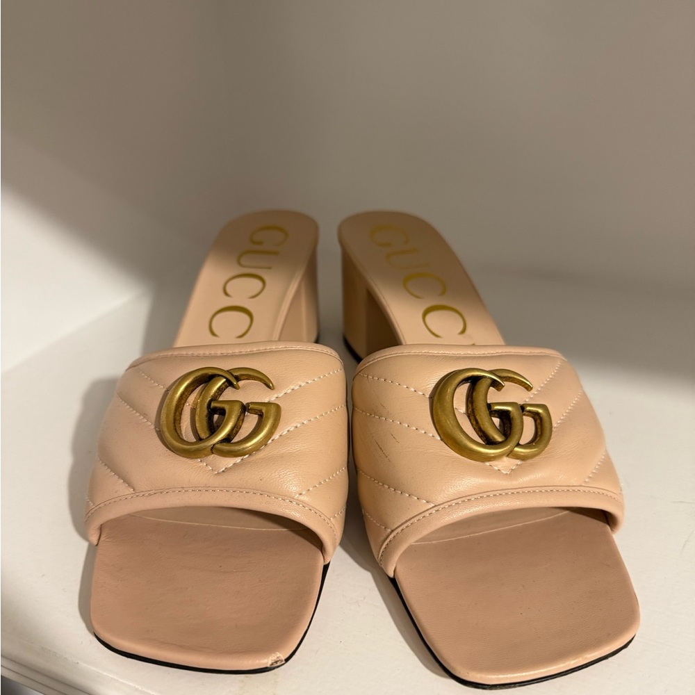 Gucci Women's Pale Pink Mules with Gold Logo